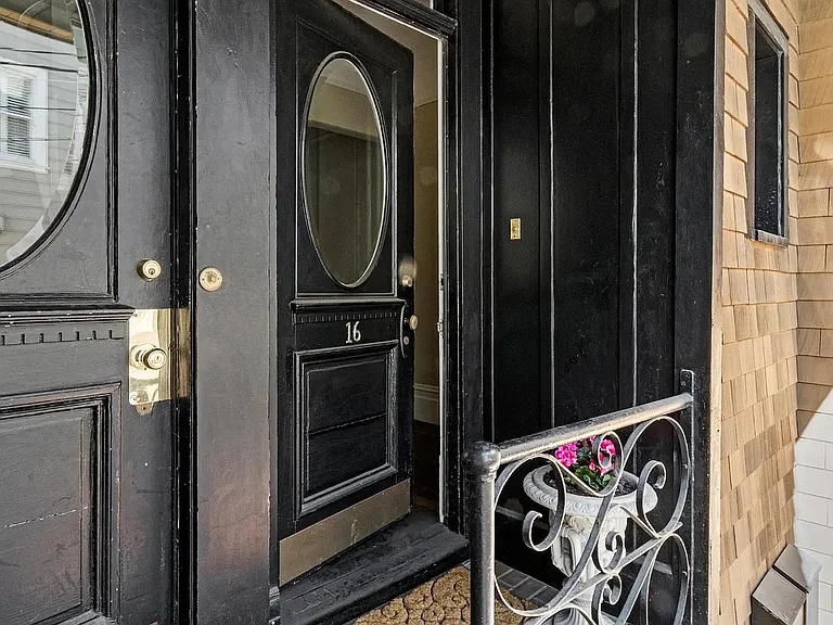 16 Delgado Pl — Photo 3