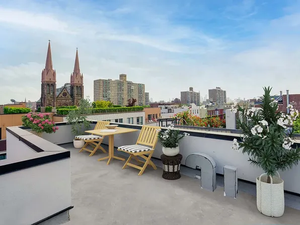 141 Meserole St #3N, Brooklyn, NY 11206