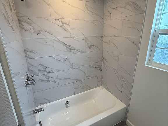 4th image of 2522 Lorine Dr