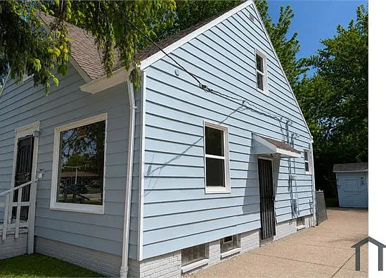3913 Warrensville Center Rd — Photo 10