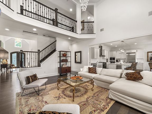 3rd image of 30312 Hilliard Blvd