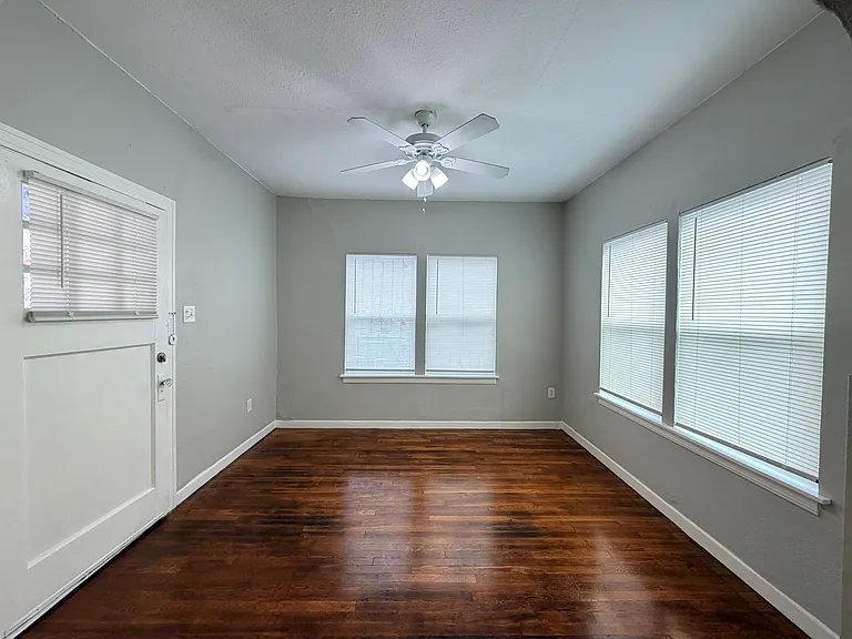 2238 Interstate Dr — Photo 3