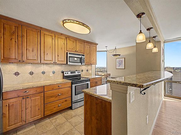 3rd image of 1625 Larimer Street #2805