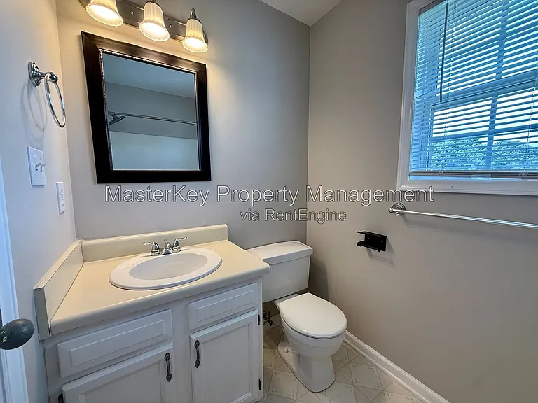 703 Swan Hill Ct — Photo 19