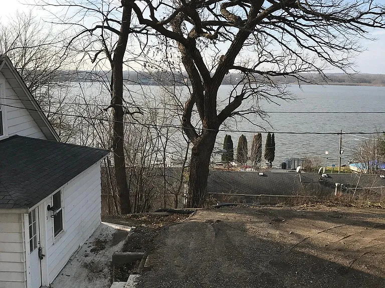 75 Lawrence Ave #A — Photo 22