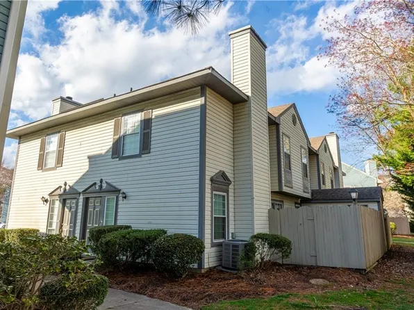 230 Ferdinand Cir, Virginia Beach, VA 23462