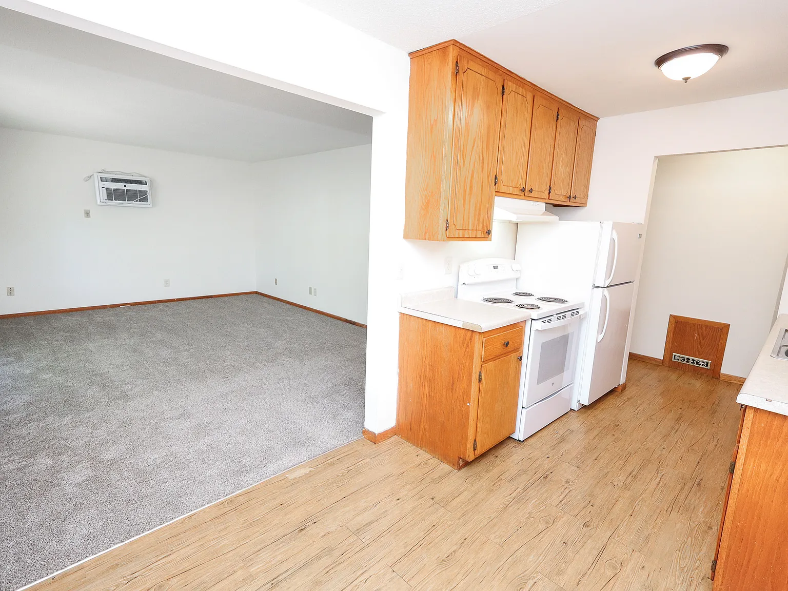 Minnehaha Apartments | 3628 — Photo 3