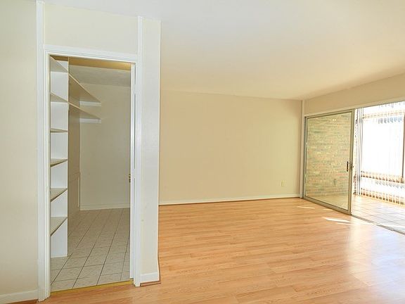 4th image of 1040 Cherokee Rd APT C3