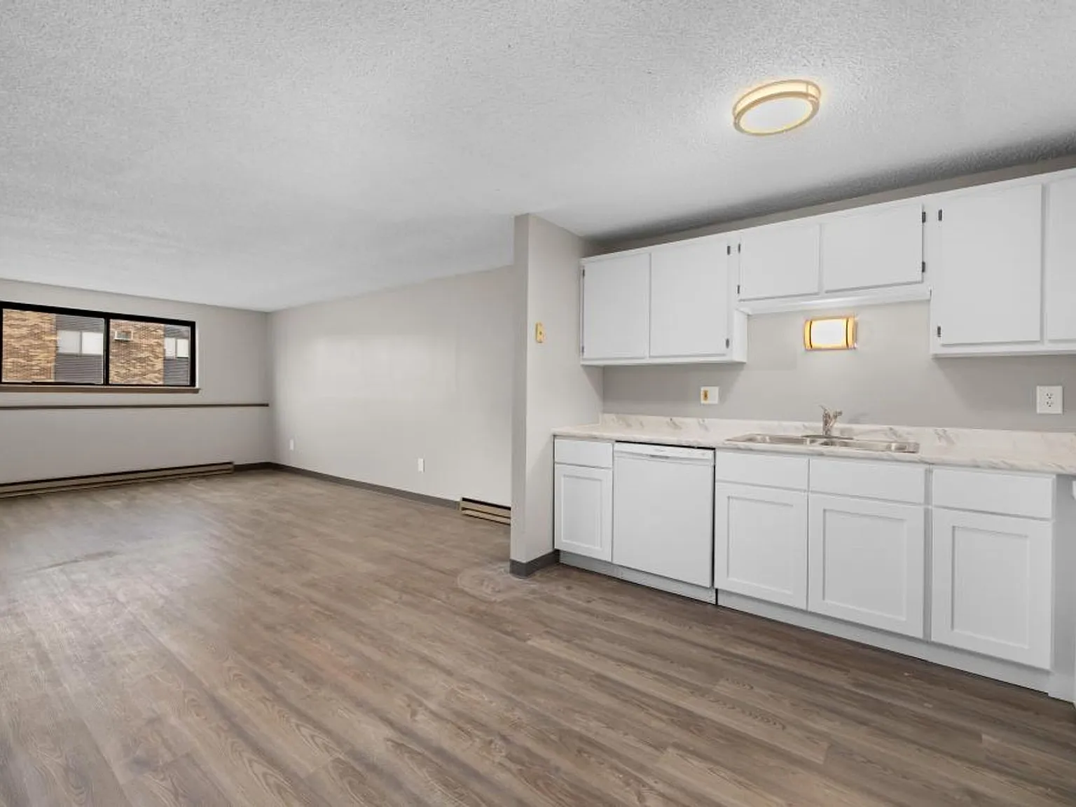 Maplewood Apartments — Photo 2