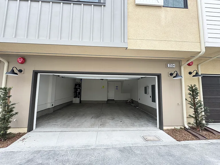 2554 Delphinium Ln — Photo 42