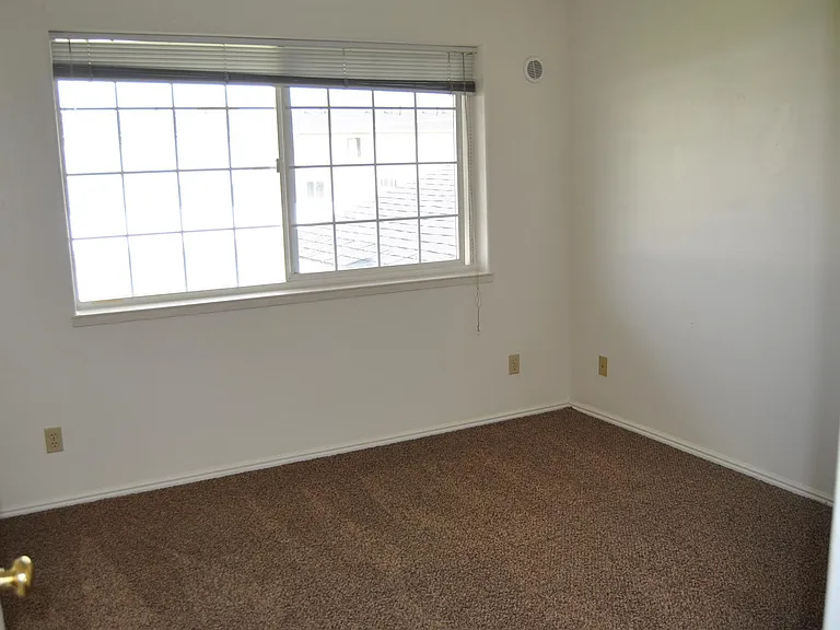 1900 S Ammon Rd #2 — Photo 7