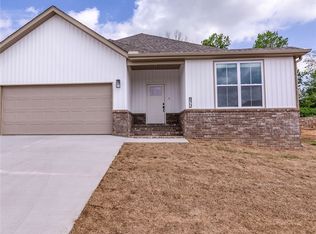 872 E Buchanan St, Prairie Grove, AR 72753