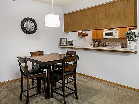 3rd image of 905 7th Ave SE Unit 7