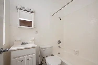 Rented by R New York