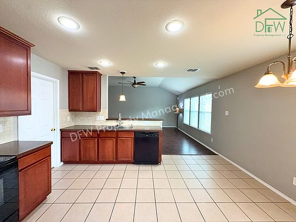 5th image of 9120 Goldenview Dr