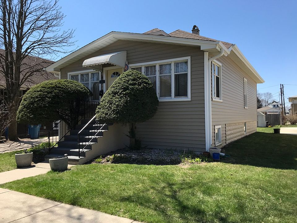 1st image of 906 N 12th Ave