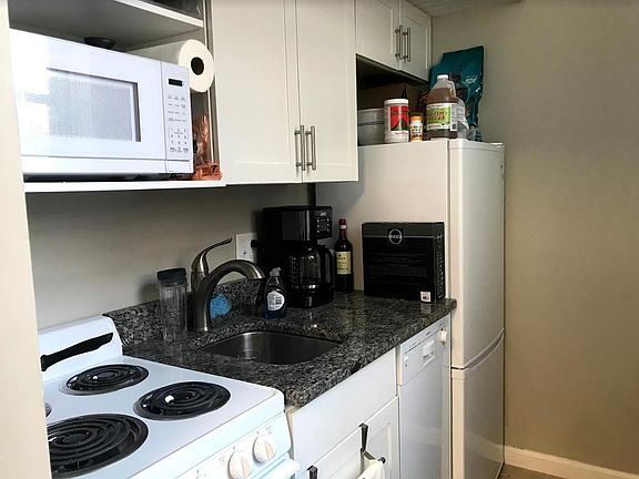 New kitchen with granite counters