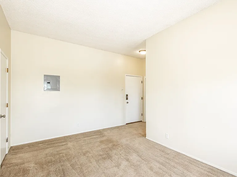 Grandview Apartments — Photo 38