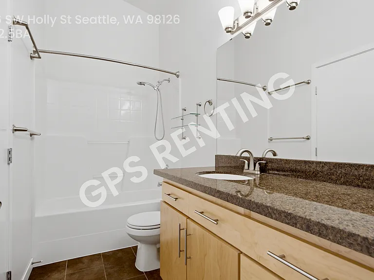 3406 SW Holly St — Photo 2