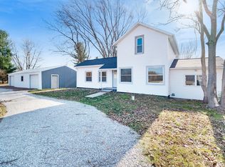 52272 Silver St, Three Rivers, MI 49093