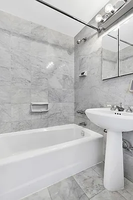 Rented by Cooper & Cooper Real Estate | media 6