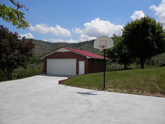 Separate Second Garage