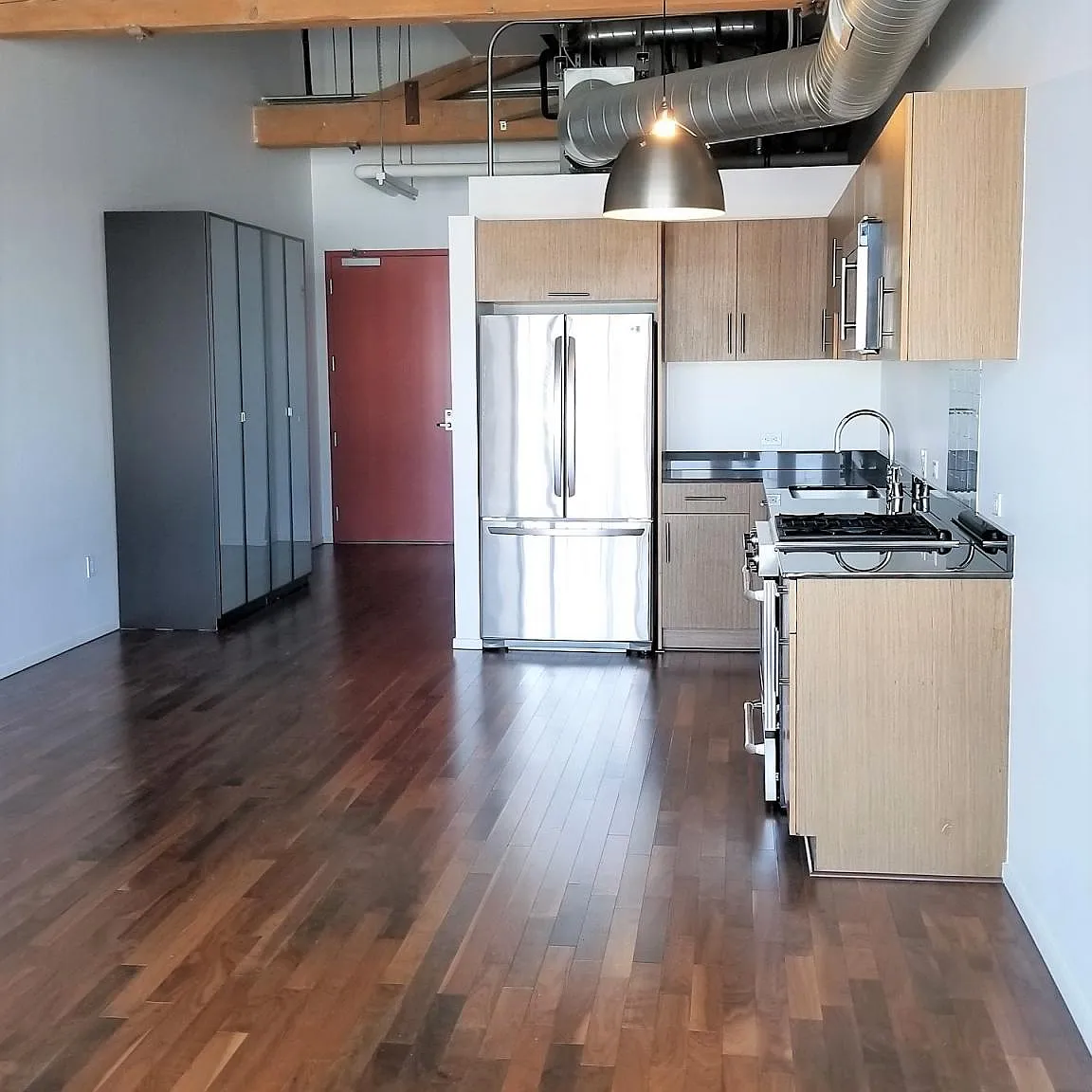 Studio, 810 sqft, $2,995 — Photo 1