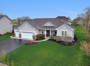 633 Birchwood Dr, Yorkville, IL 60560