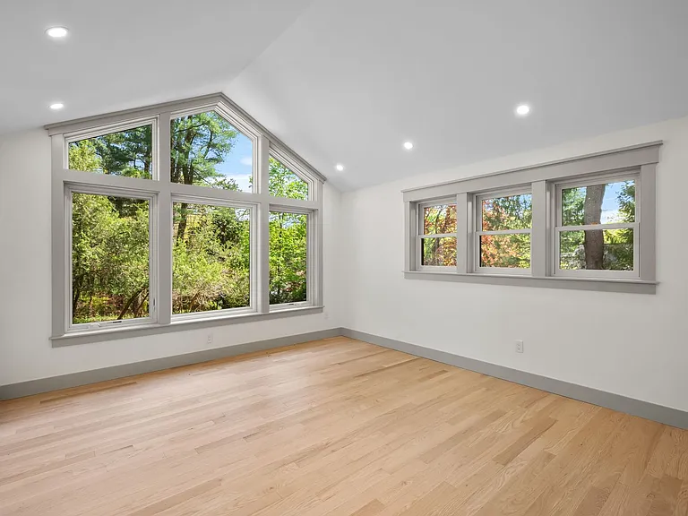 1111 Hardscrabble Rd — Photo 10