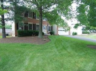 13232 Wrenn House Ln, Herndon, VA 20171