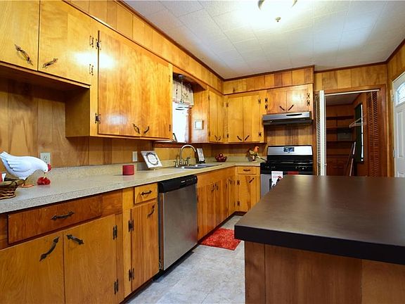 4th image of 1734 Avenue K