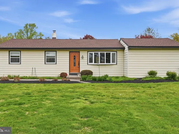 1197 W Bristol Rd, Warminster, PA 18974