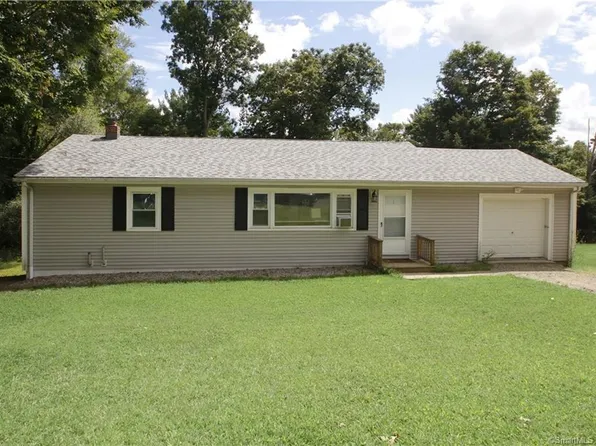 18 Sunnyview Ter, Sandy Hook, CT 06482