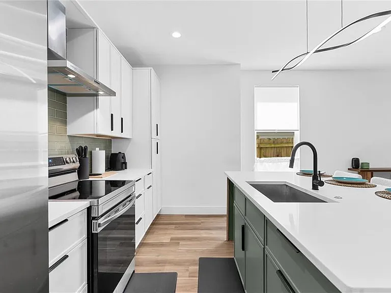 598 Formwalt St SW #B — Photo 16