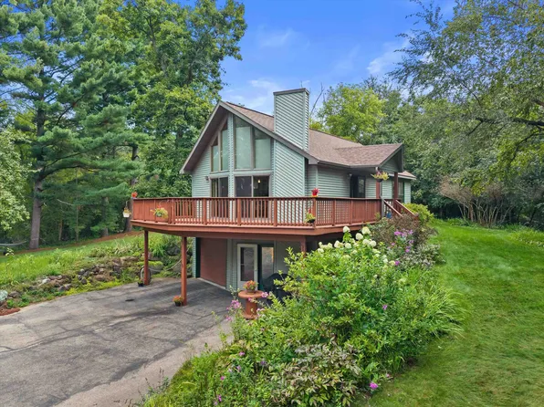 W14129 Theresa Ln, Prairie Du Sac, WI 53578