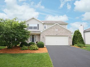 2633 Dunrobin Cir, Aurora, IL 60503