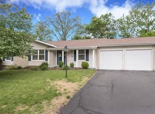1721 Featherwood Dr, Saint Louis, MO 63146