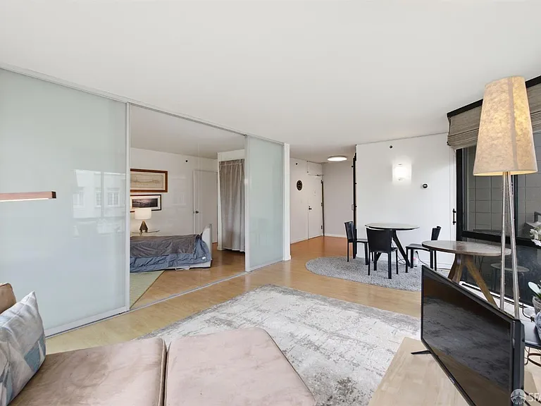 900 Bush St #321 — Photo 7