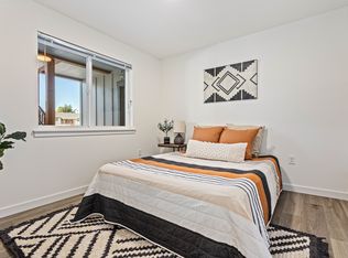 665 E Badger Rd, Lynden, WA 98264