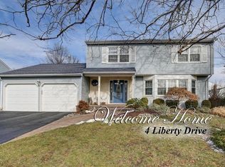 4 Liberty Dr, Dayton, NJ 08810