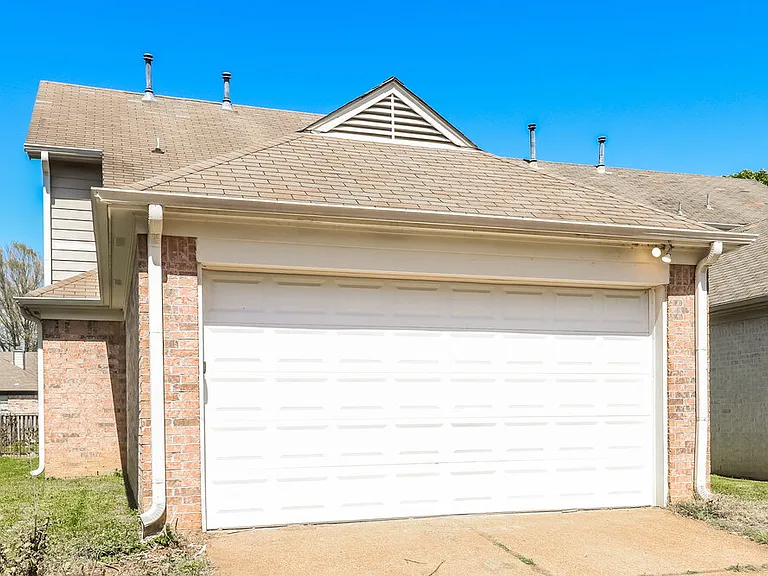 10093 Woodland Hills Dr — Photo 17