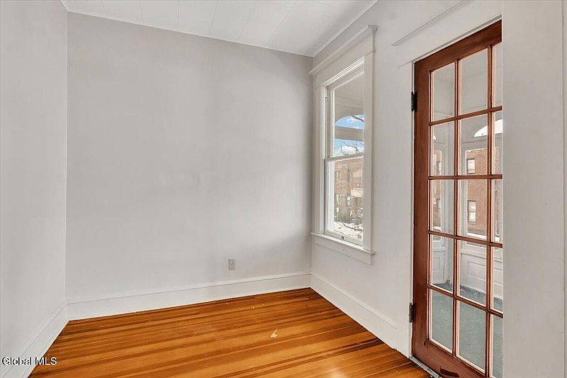 3rd image of 6 W Erie Street
