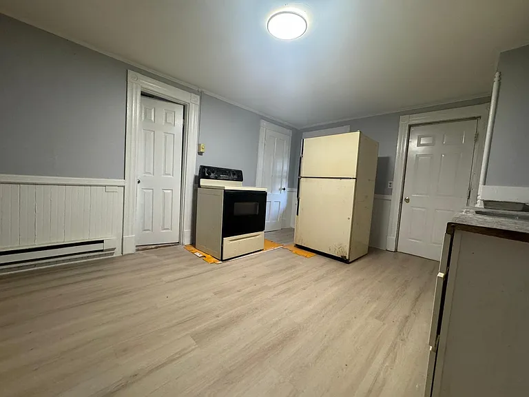 26 Elizabeth St #3 — Photo 3