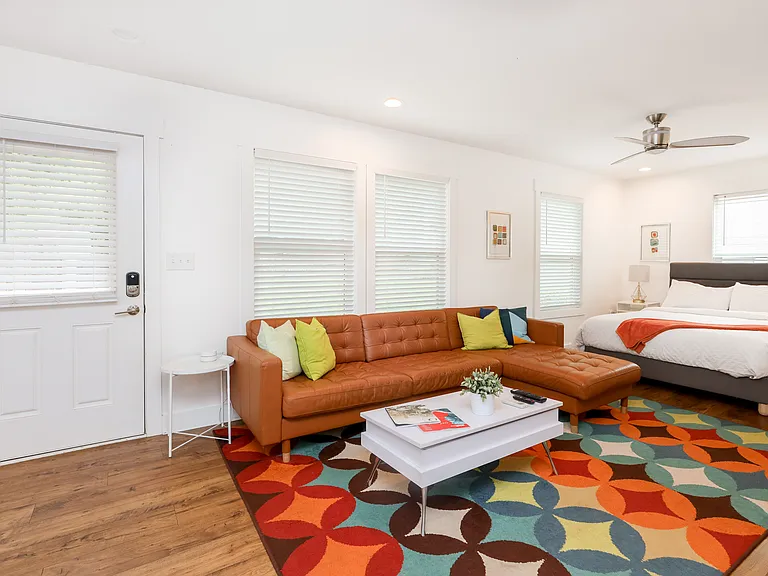 919 Parkwood Ave — Photo 47