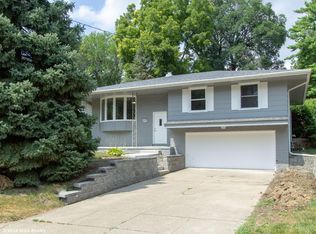 6421 Allison Ave, Windsor Heights, IA 50324