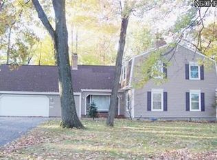 547 Hickory Hollow Dr, Canfield, OH 44406
