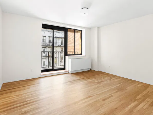 445 West 19th Street image 1 of 5
