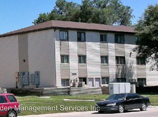 2222 R St APT 30, Lincoln, NE 68503