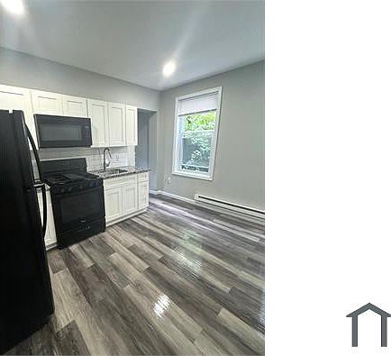 2nd image of 1526 N 18th St #1R