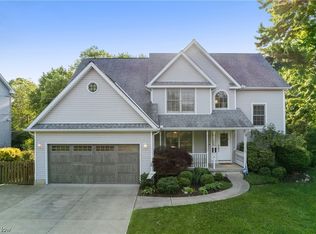 618 Bradley Rd, Bay Village, OH 44140